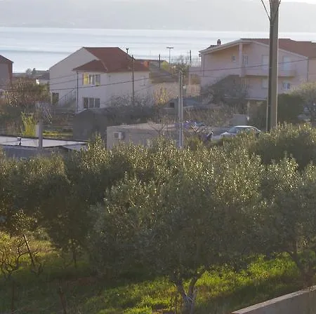 Lumago Apartment *
